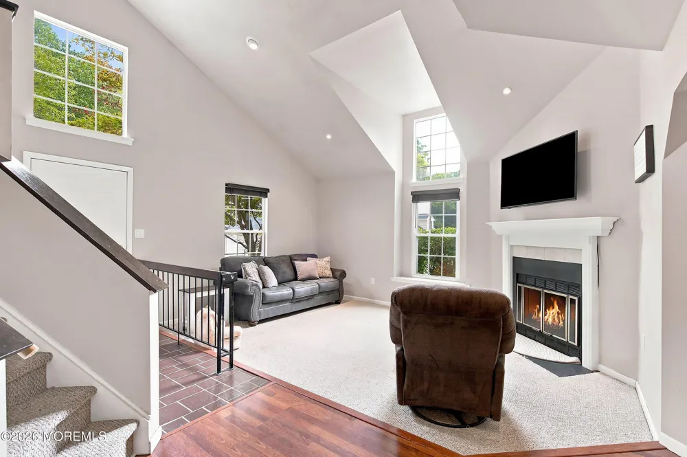 1301 Buckingham Circle Middletown, NJ 07748