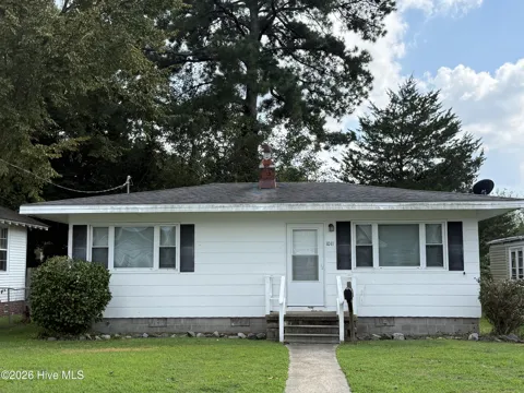 1011 Maple Street