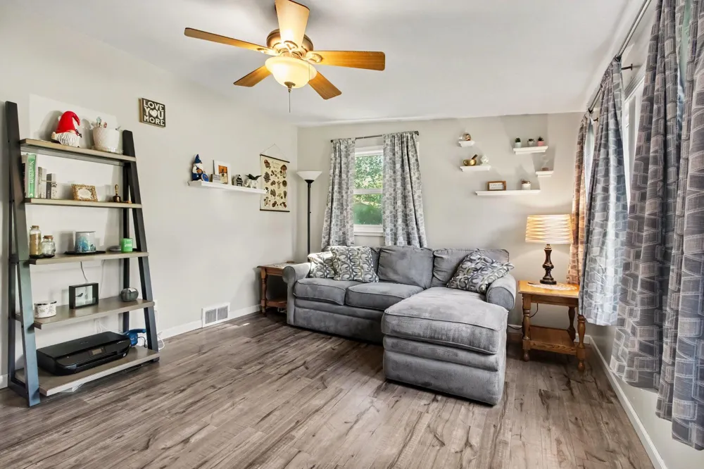 48542 Sully Drive Belleville, MI 48111