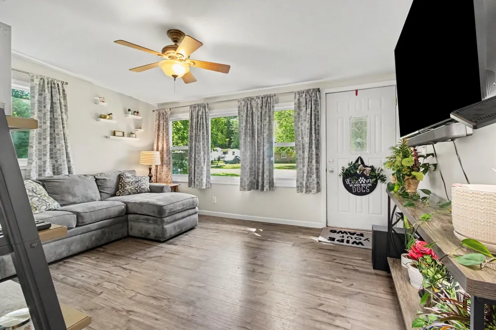 48542 Sully Drive Belleville, MI 48111