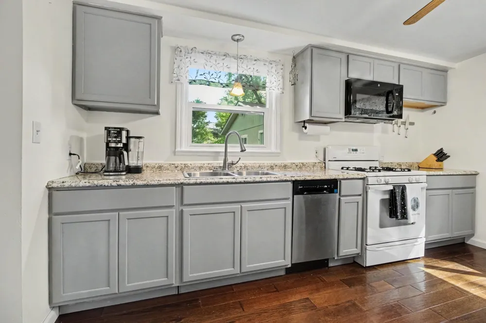 48542 Sully Drive Belleville, MI 48111