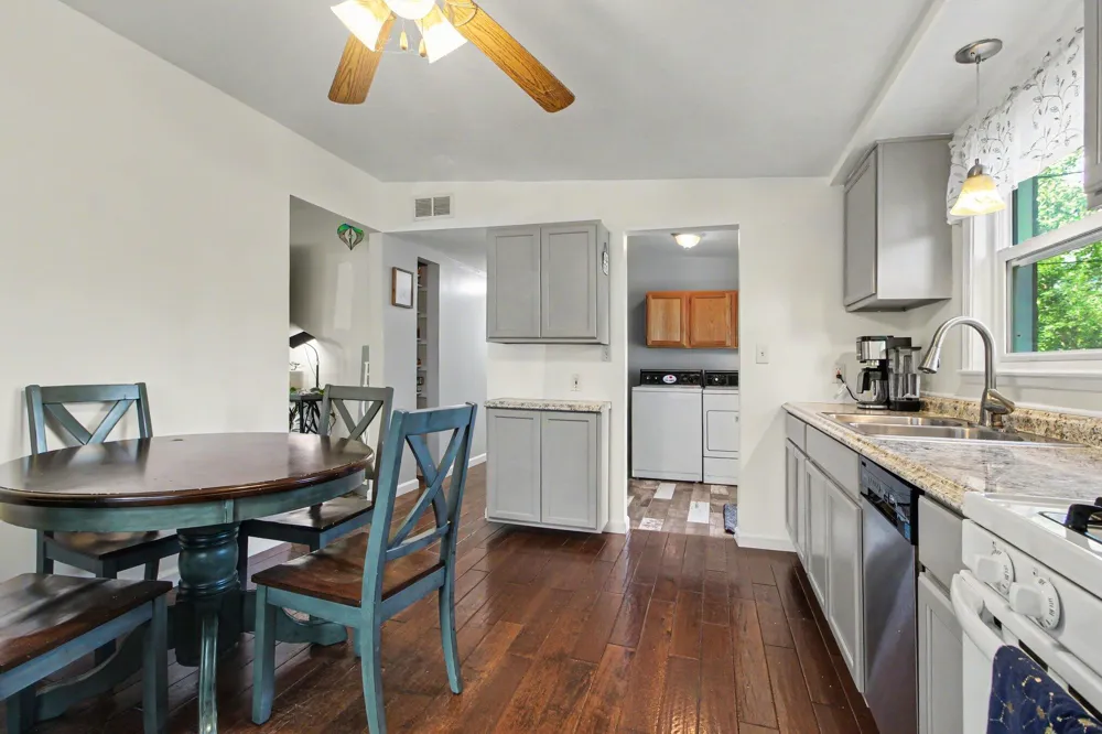 48542 Sully Drive Belleville, MI 48111