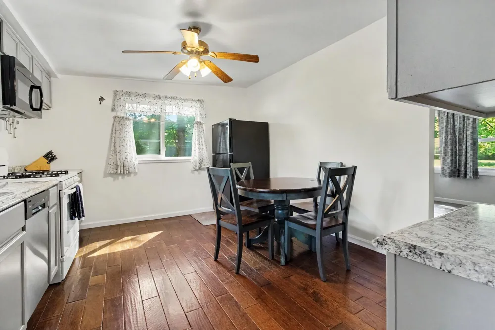 48542 Sully Drive Belleville, MI 48111