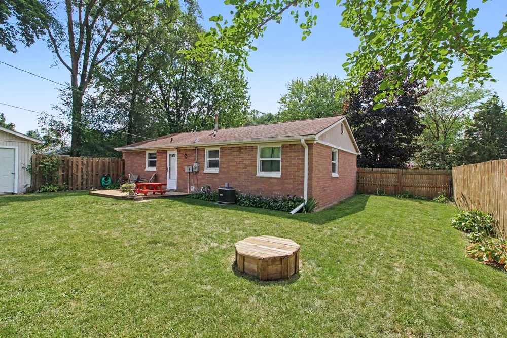 48542 Sully Drive Belleville, MI 48111