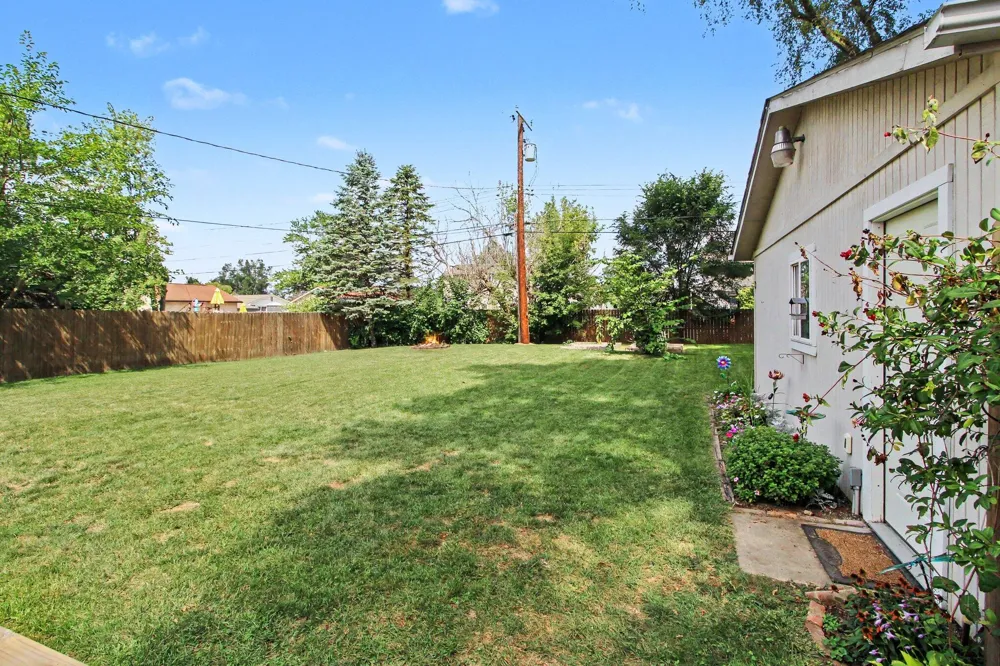 48542 Sully Drive Belleville, MI 48111