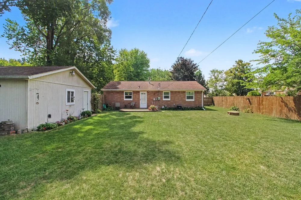 48542 Sully Drive Belleville, MI 48111