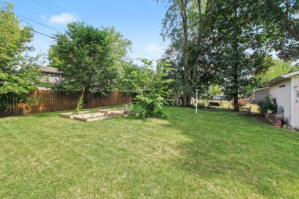 48542 Sully Drive Belleville, MI 48111