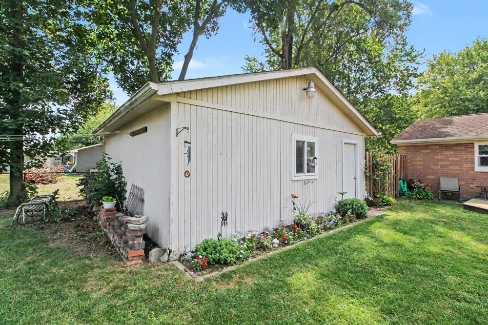 48542 Sully Drive Belleville, MI 48111