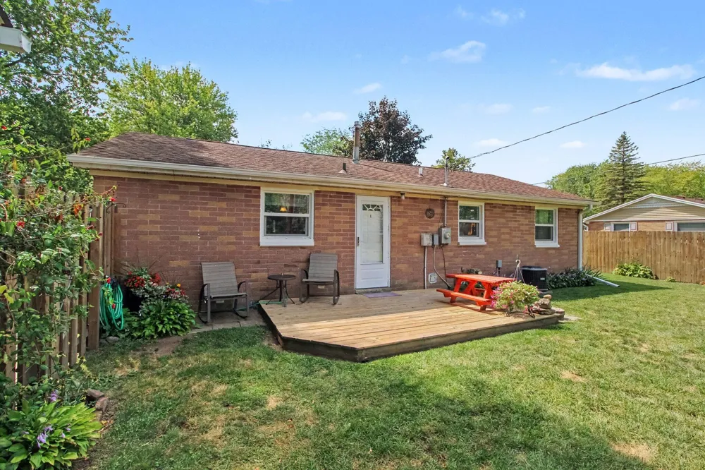 48542 Sully Drive Belleville, MI 48111