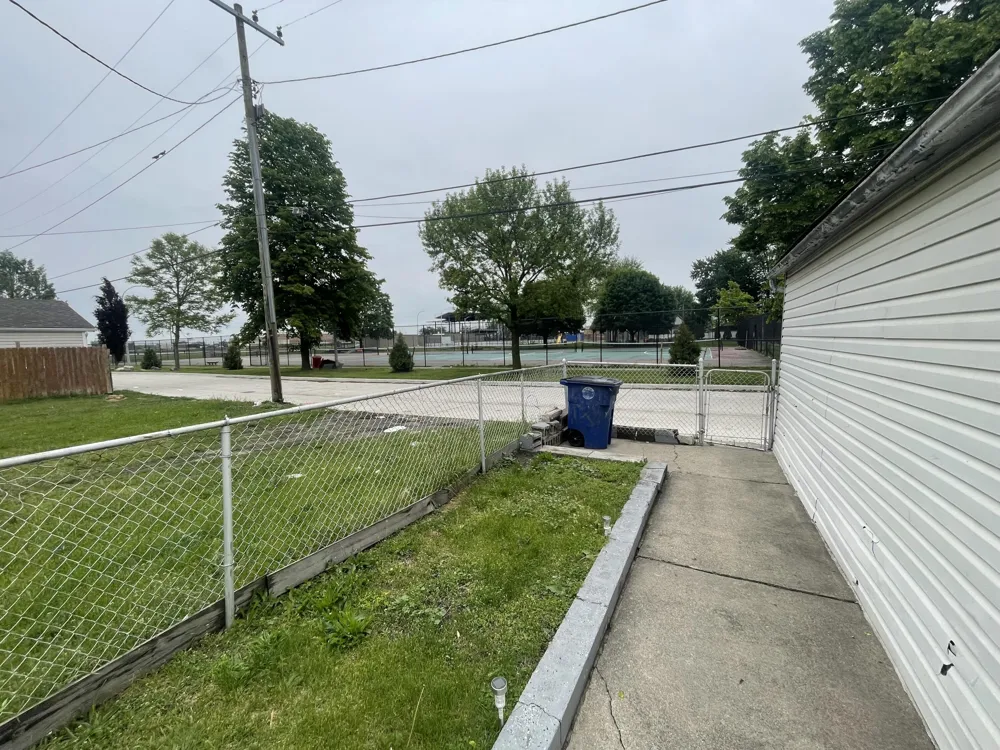2954 Goodson Street Hamtramck, MI 48212