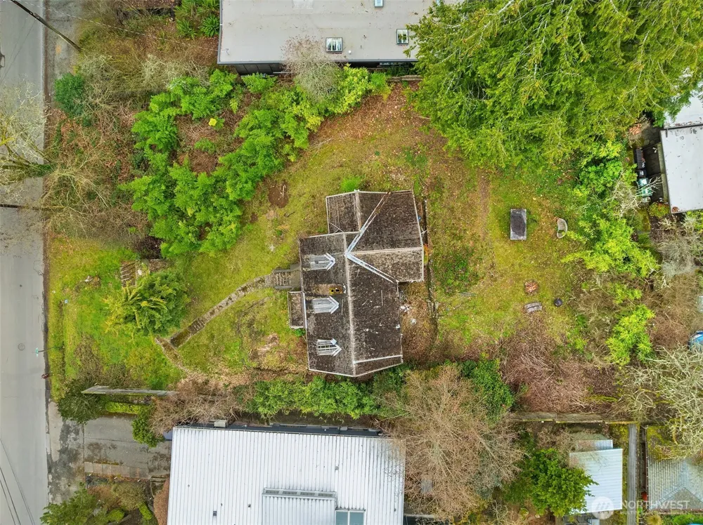 9229 45th Avenue NE Seattle, WA 98115