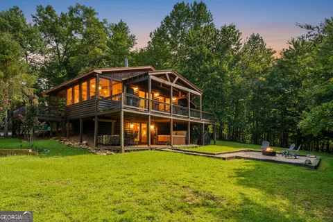 24 Oak Ledge RD