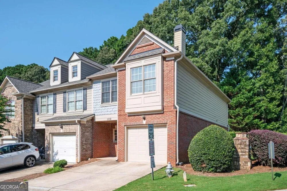 100 Red Barn LN Acworth, GA 30102