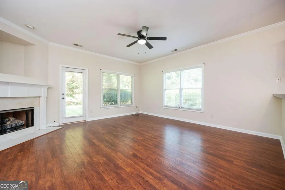 100 Red Barn LN Acworth, GA 30102