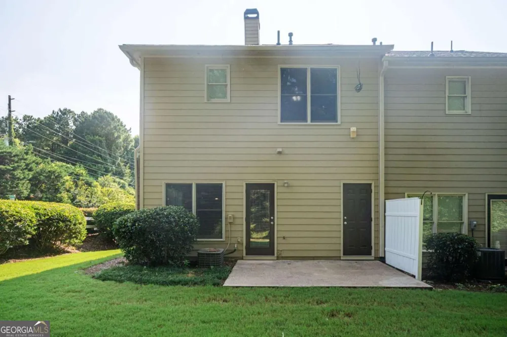 100 Red Barn LN Acworth, GA 30102
