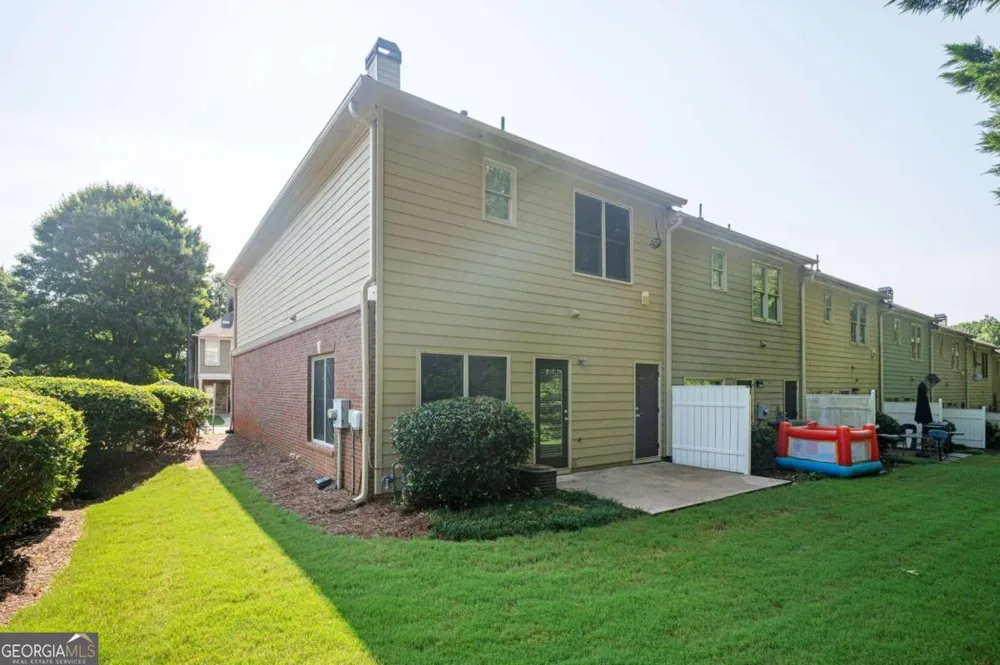 100 Red Barn LN Acworth, GA 30102
