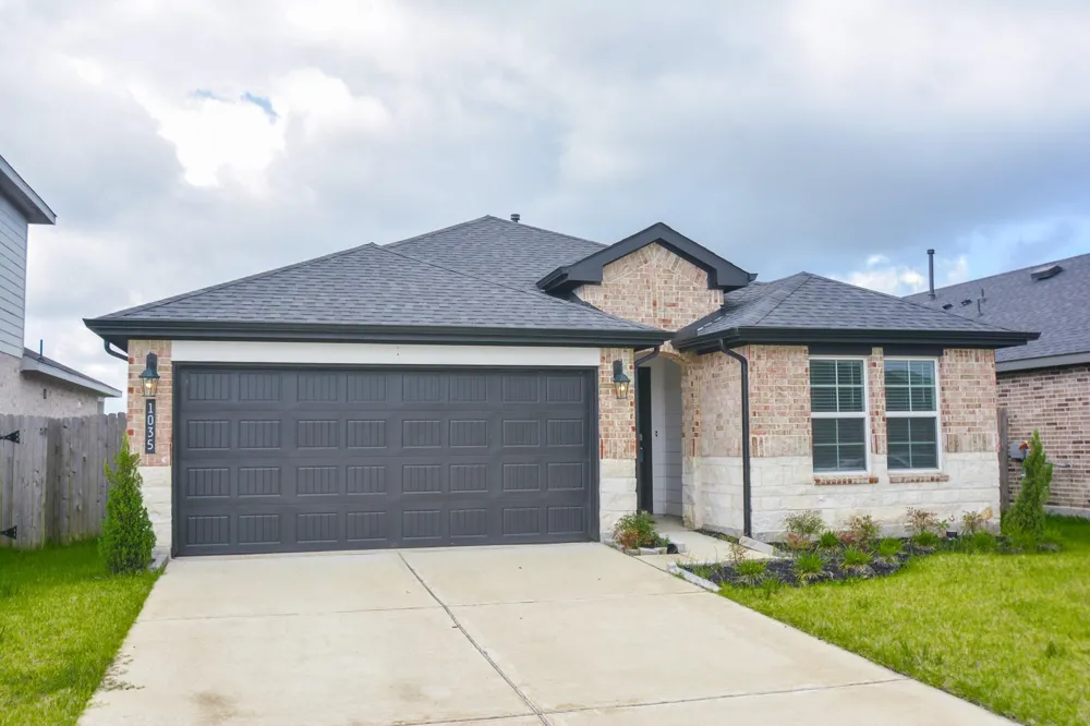 1035 Vista Pointe Drive Fresno, TX 77545