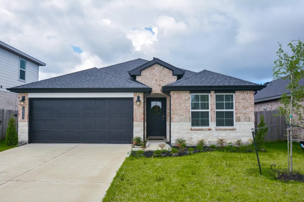 1035 Vista Pointe Drive Fresno, TX 77545