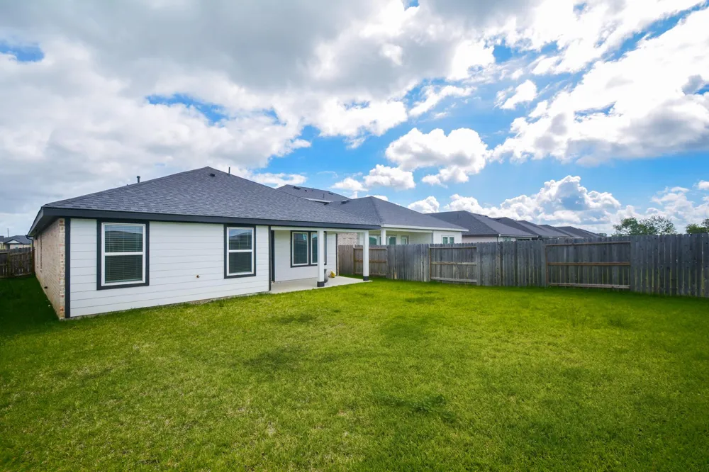 1035 Vista Pointe Drive Fresno, TX 77545