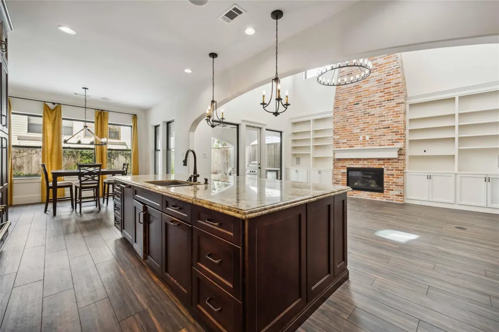 215 Malone Street Houston, TX 77007