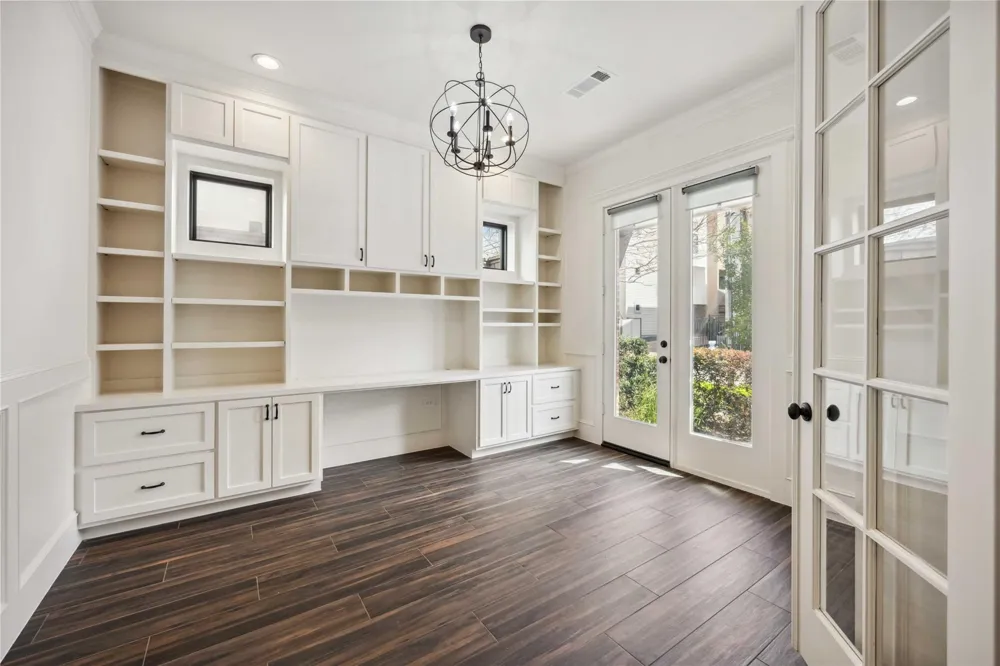 215 Malone Street Houston, TX 77007