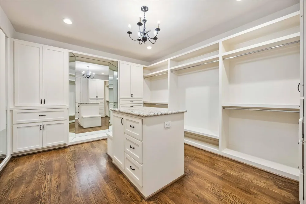 215 Malone Street Houston, TX 77007