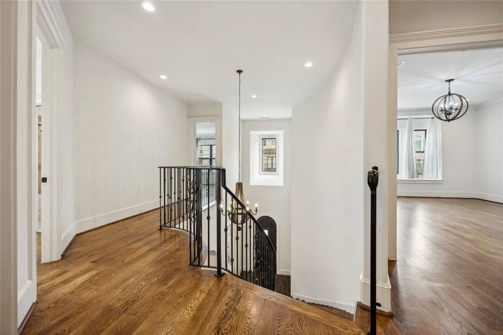 215 Malone Street Houston, TX 77007