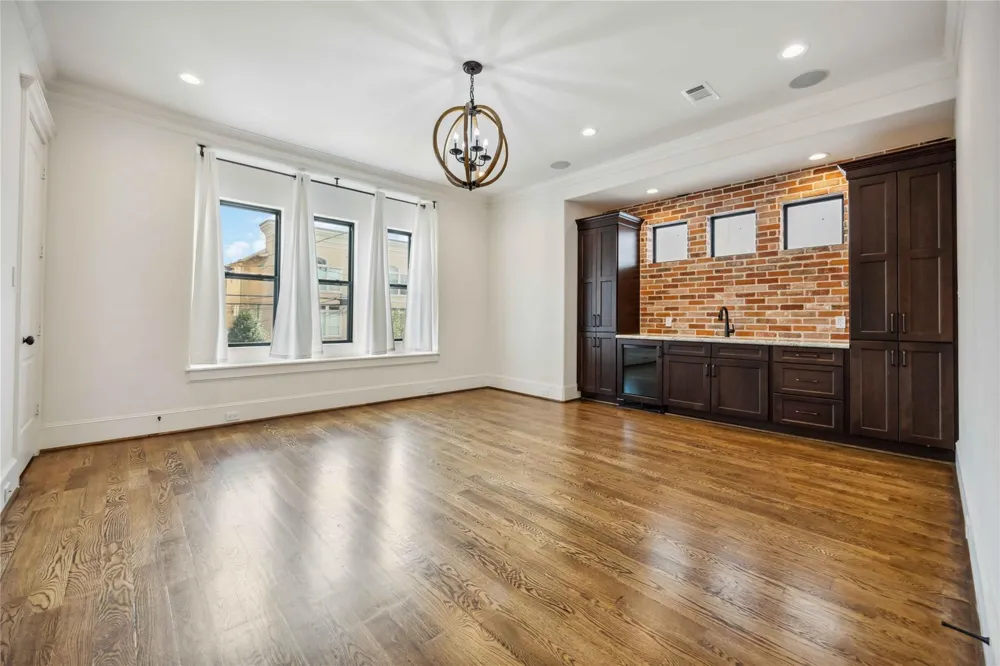 215 Malone Street Houston, TX 77007