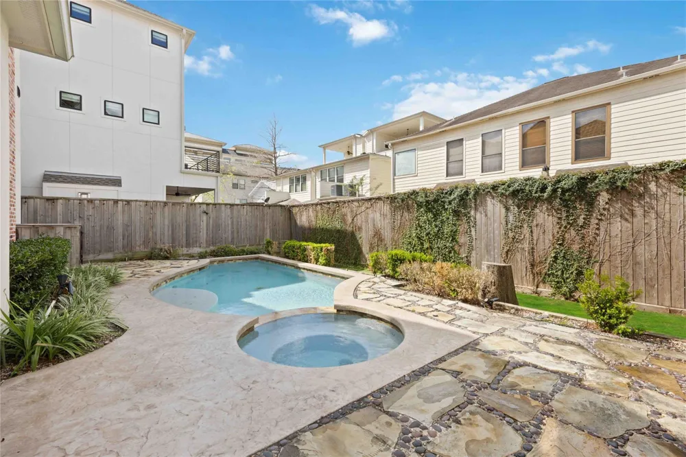 215 Malone Street Houston, TX 77007