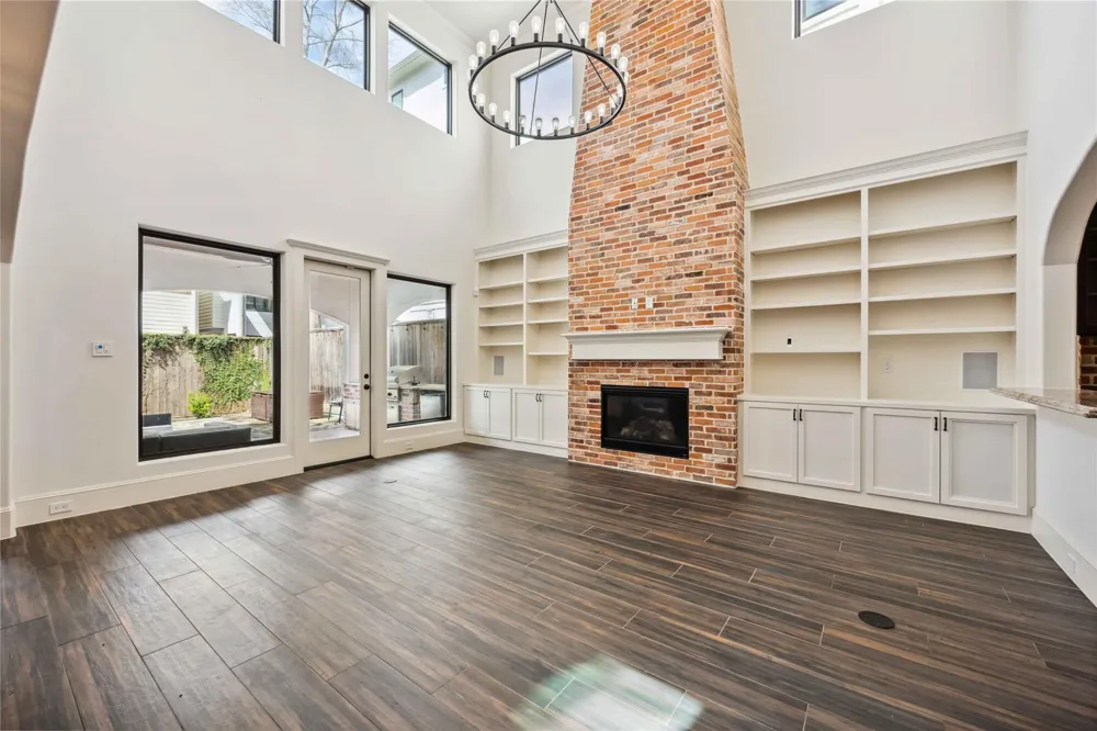 215 Malone Street Houston, TX 77007