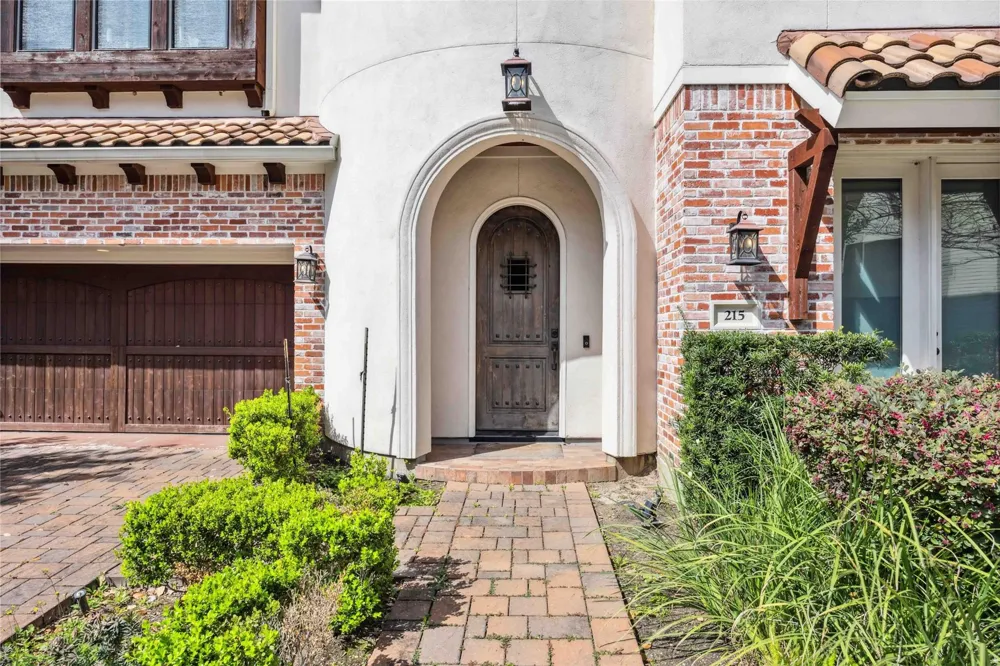 215 Malone Street Houston, TX 77007