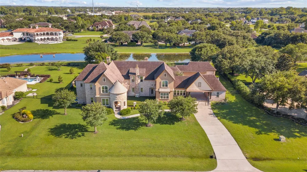 2419 Parrot Shell Lane Richmond, TX 77406