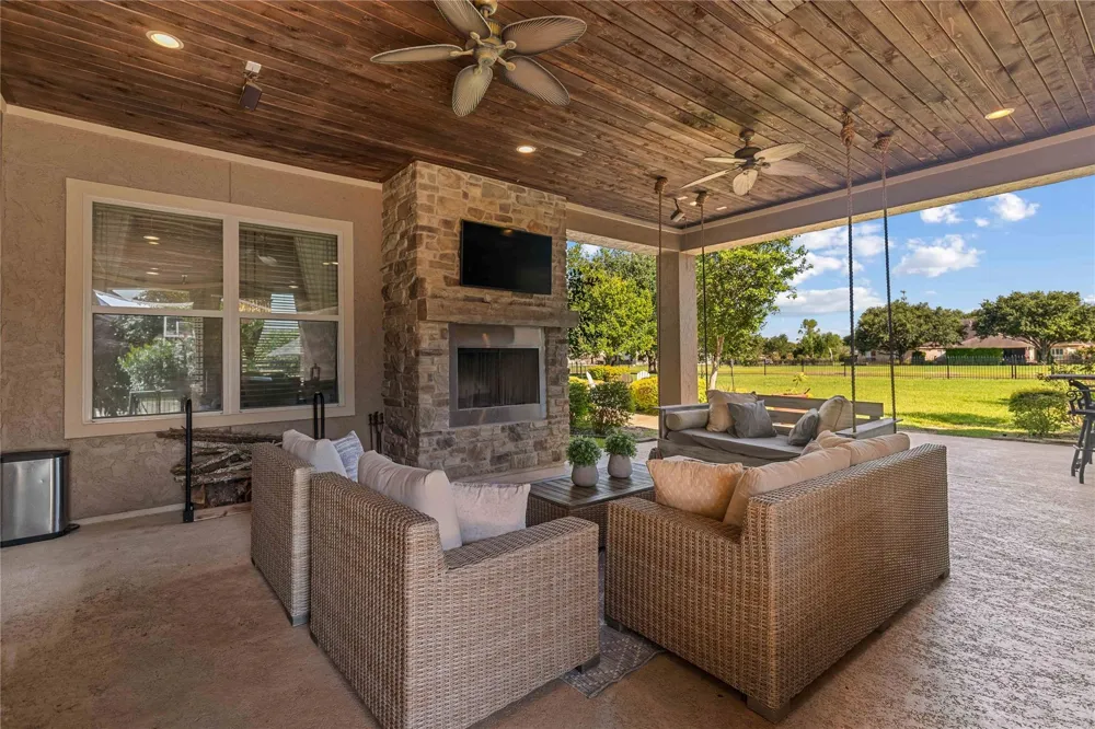 2419 Parrot Shell Lane Richmond, TX 77406
