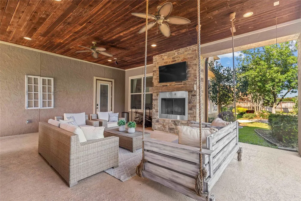 2419 Parrot Shell Lane Richmond, TX 77406