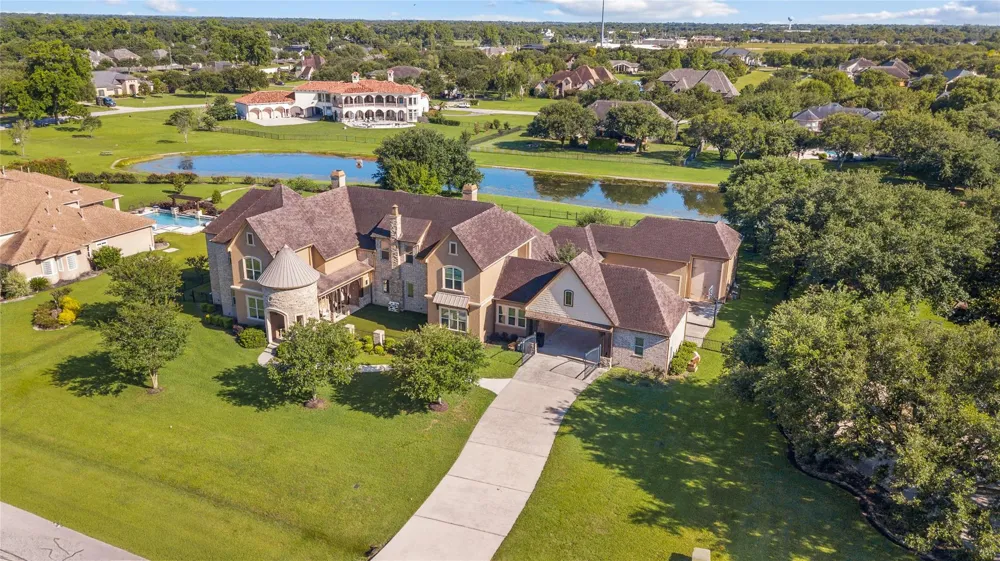 2419 Parrot Shell Lane Richmond, TX 77406