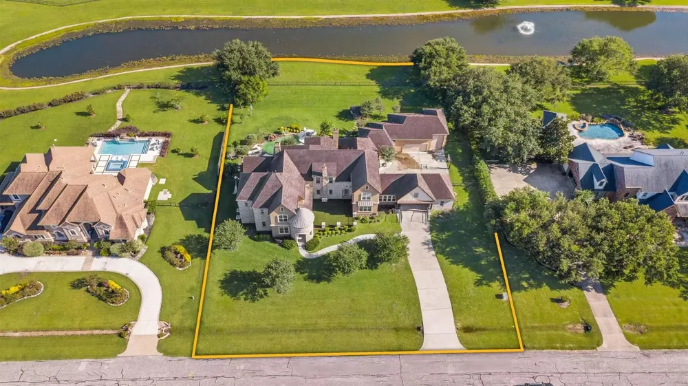 2419 Parrot Shell Lane Richmond, TX 77406
