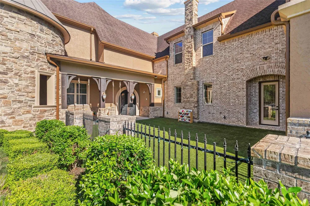2419 Parrot Shell Lane Richmond, TX 77406