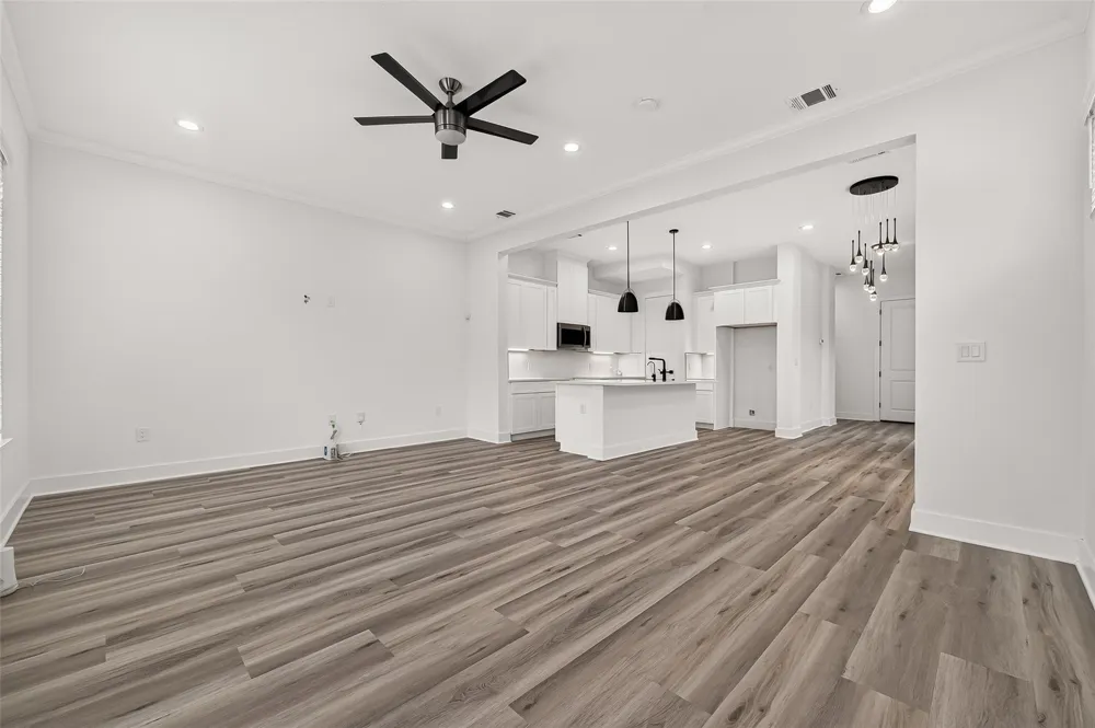 6723 Burkett Street Houston, TX 77021