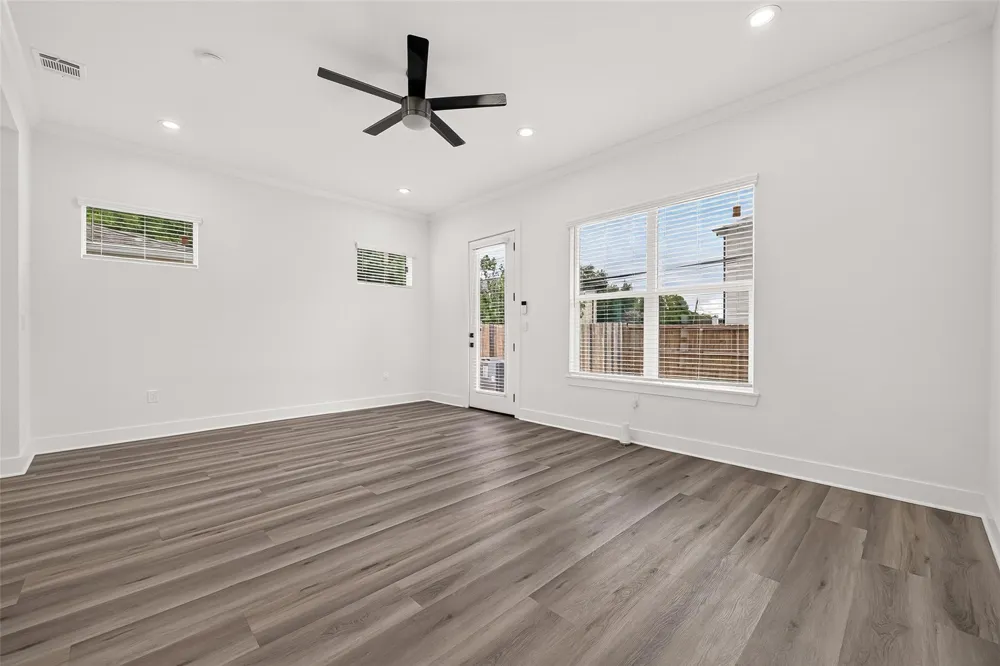 6723 Burkett Street Houston, TX 77021