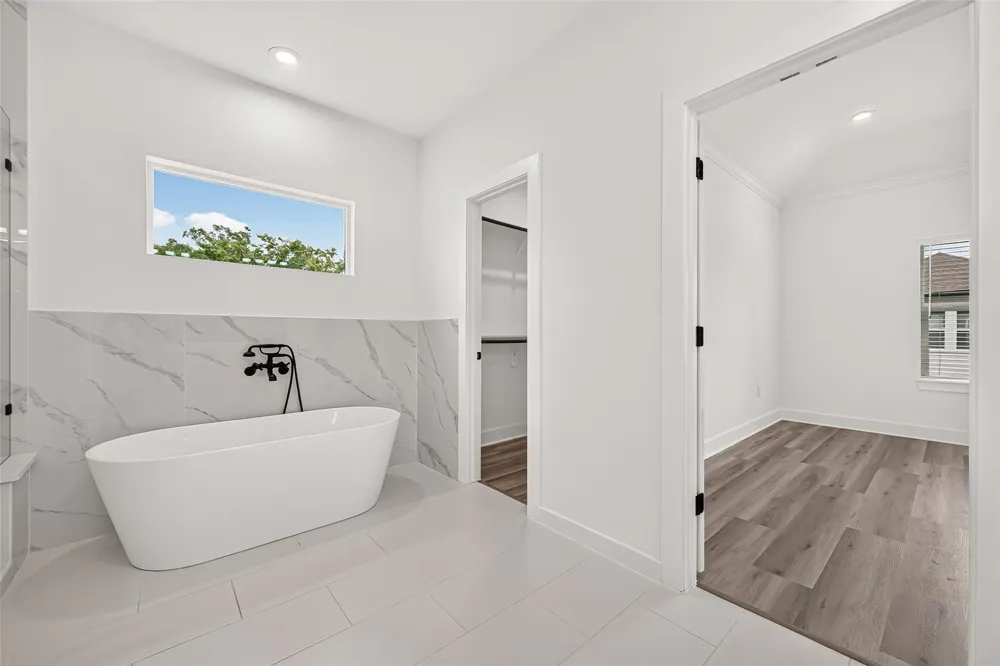 6723 Burkett Street Houston, TX 77021