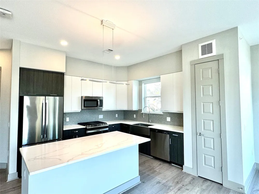 401 W 25th Street #1423 Houston, TX 77008