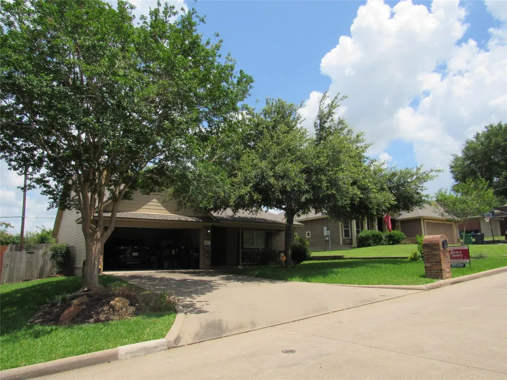 2411 Cheyenne Drive Brenham, TX 77833