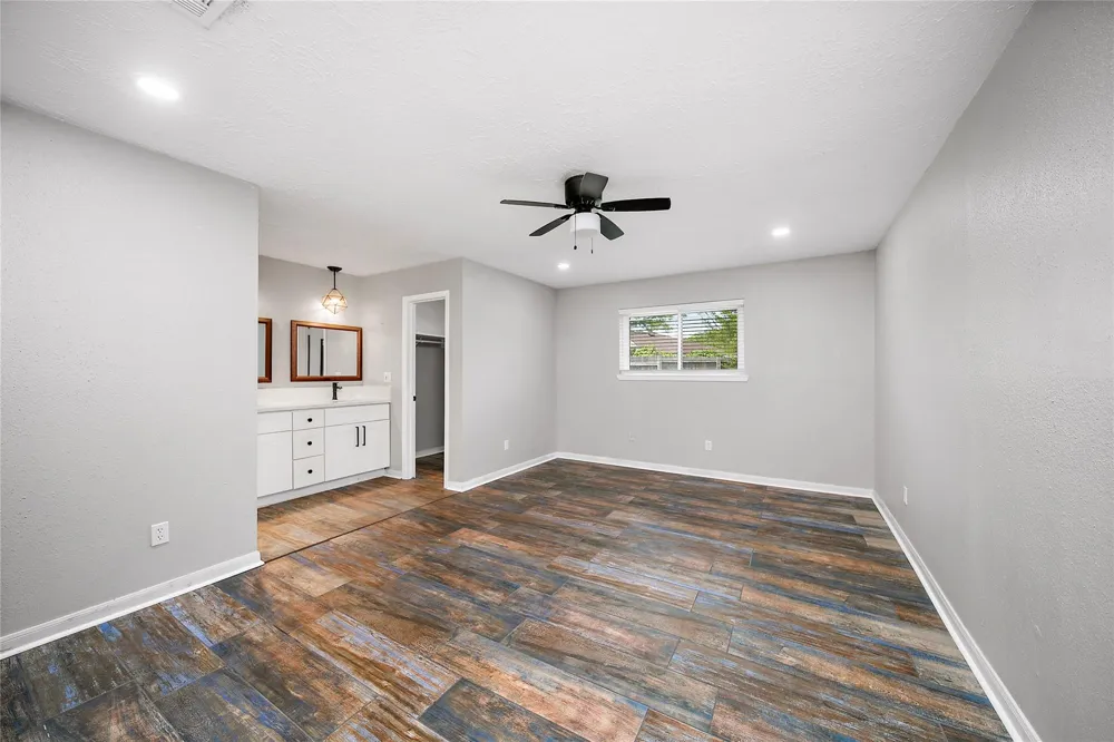 2907 Heritage House Drive Webster, TX 77598