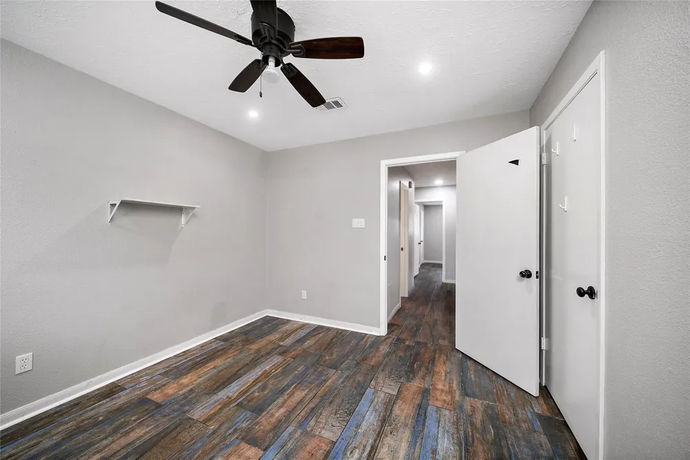 2907 Heritage House Drive Webster, TX 77598