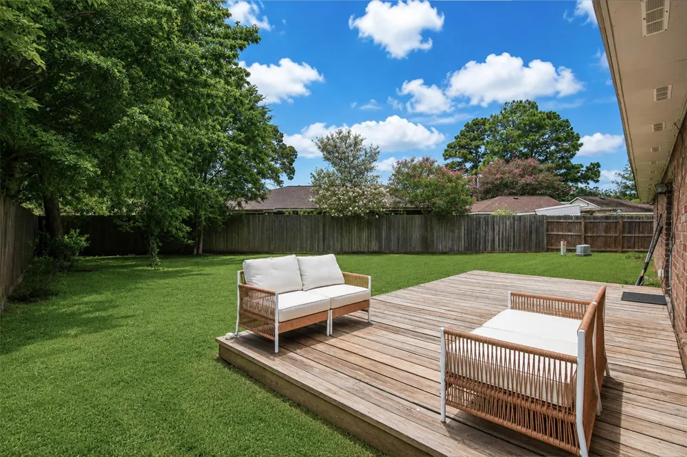 2907 Heritage House Drive Webster, TX 77598