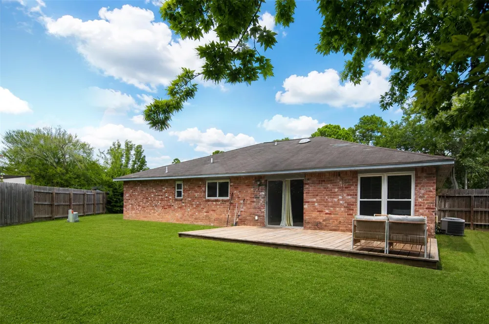 2907 Heritage House Drive Webster, TX 77598