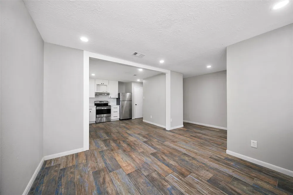 2907 Heritage House Drive Webster, TX 77598