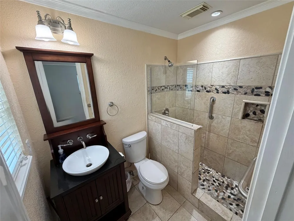 1302 Avenue H Danbury, TX 77534