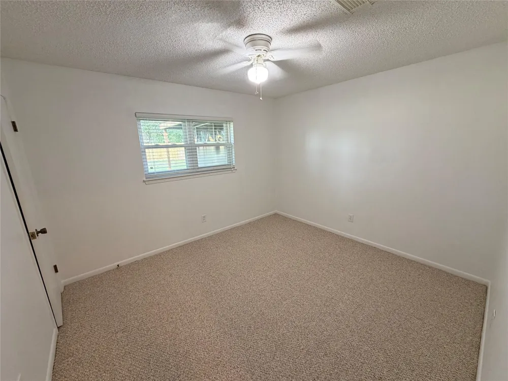 1302 Avenue H Danbury, TX 77534