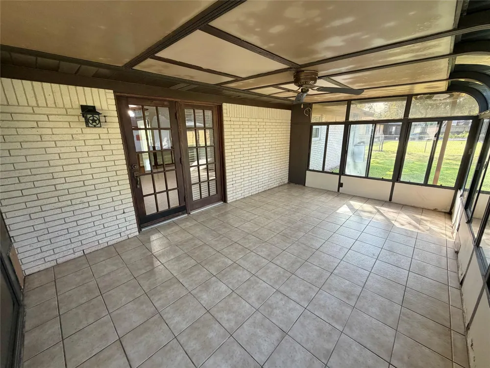 1302 Avenue H Danbury, TX 77534